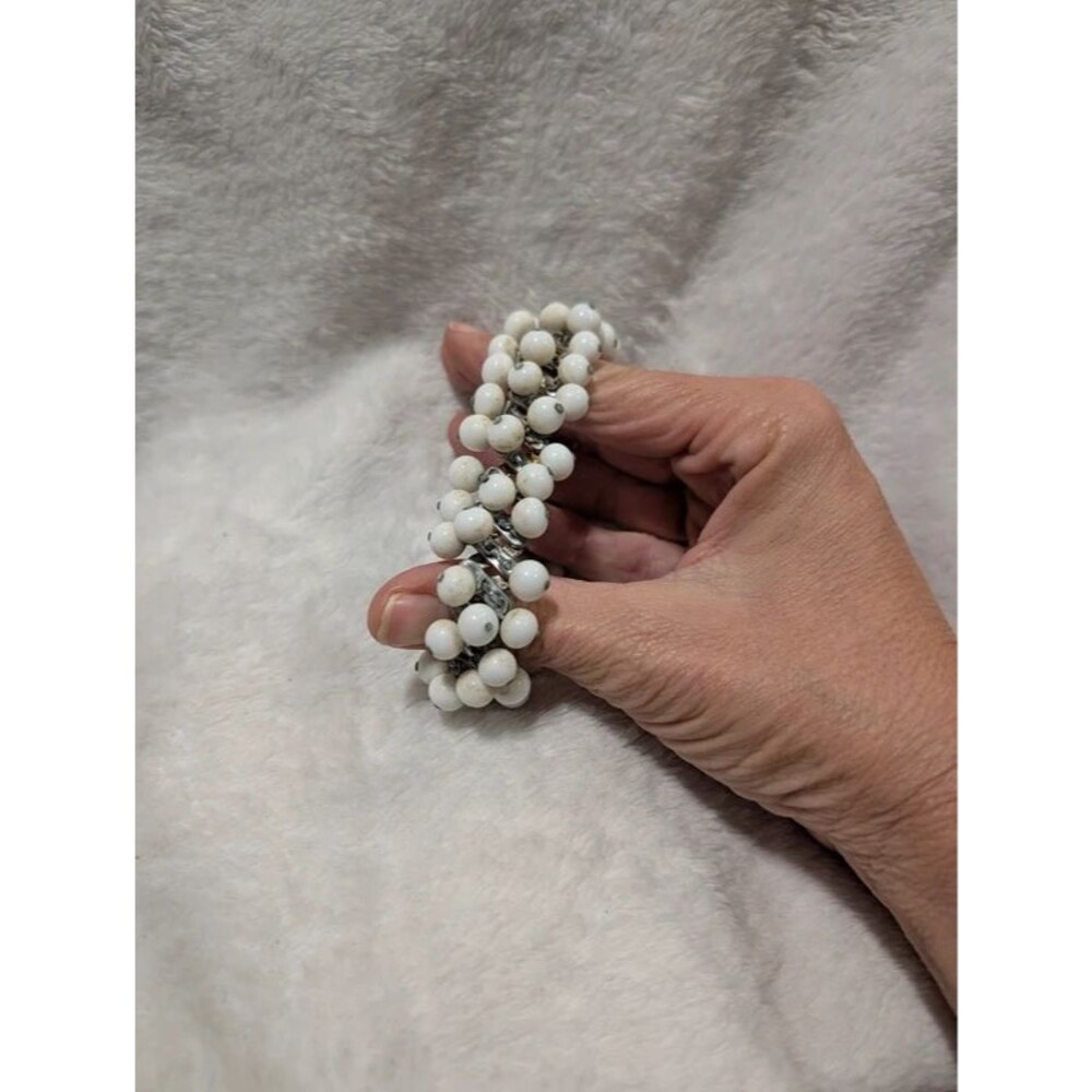 Vintage White Beaded Cluster Chunky Stretch Expansion Bracelet